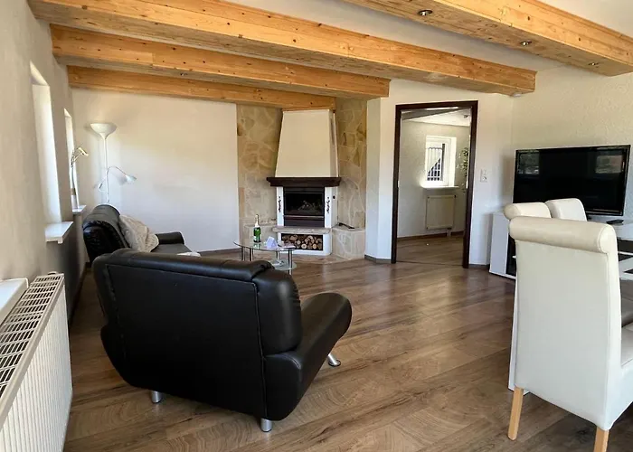 Saechsische-Schweiz-Ferienhaus-Wohnung-1-Mit-Elbblick-Sauna-Und-Kamin